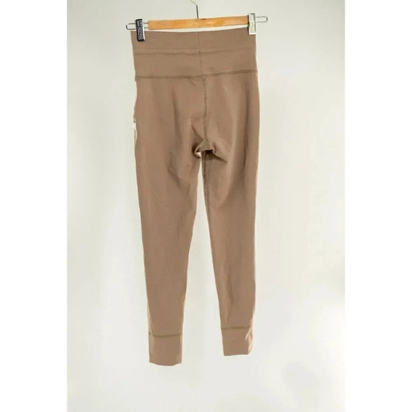 VUORI Performance Leggings 7/8  length Khaki | XS - Picture 3 of 3